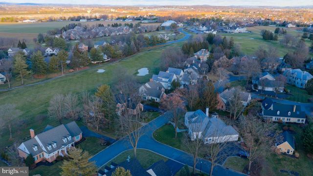 78 OAKHILL DR, Lititz, PA 17543