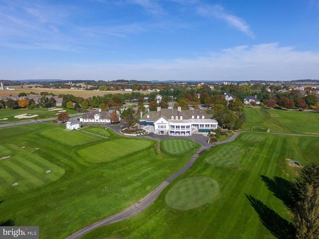 78 OAKHILL DR, Lititz, PA 17543