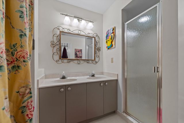 912 NE Sandalwood Place, Jensen Beach, FL 34957