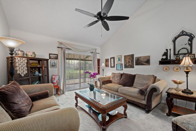 912 NE Sandalwood Place, Jensen Beach, FL 34957