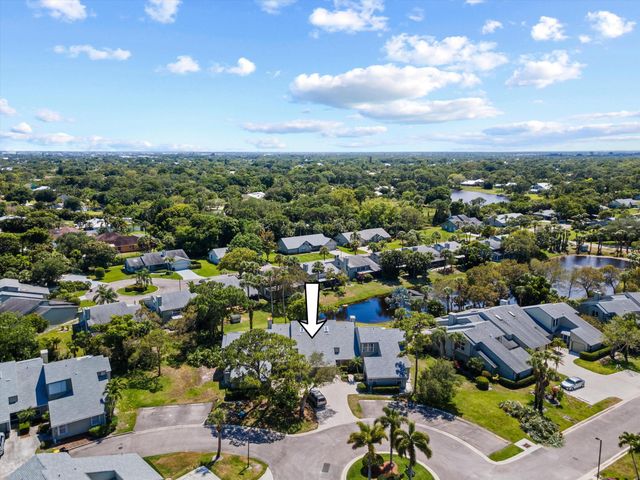 912 NE Sandalwood Place, Jensen Beach, FL 34957