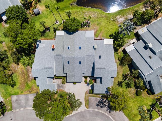 912 NE Sandalwood Place, Jensen Beach, FL 34957