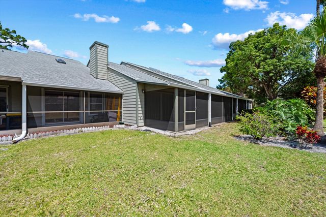 912 NE Sandalwood Place, Jensen Beach, FL 34957