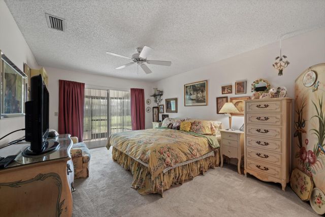 912 NE Sandalwood Place, Jensen Beach, FL 34957