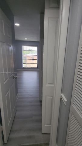 9405 SW 76th St Y32, Miami, FL 33173