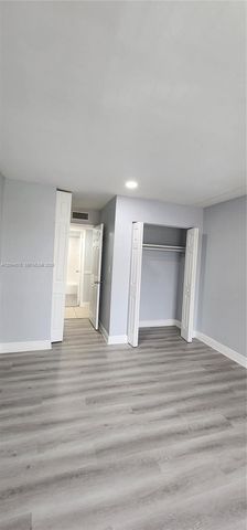9405 SW 76th St Y32, Miami, FL 33173
