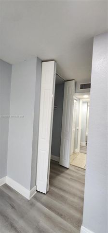 9405 SW 76th St Y32, Miami, FL 33173