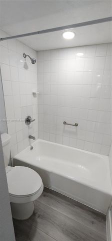 9405 SW 76th St Y32, Miami, FL 33173