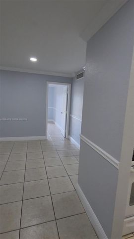 9405 SW 76th St Y32, Miami, FL 33173