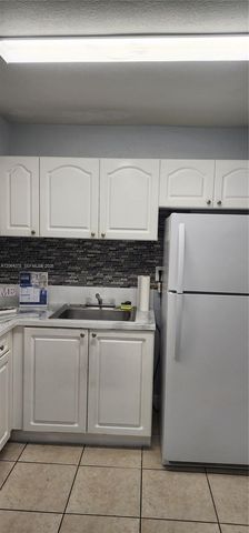 9405 SW 76th St Y32, Miami, FL 33173
