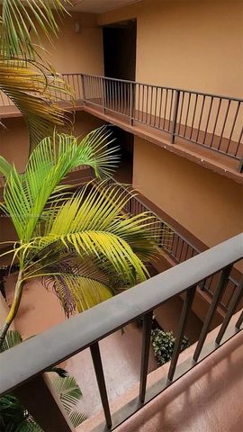 9405 SW 76th St Y32, Miami, FL 33173