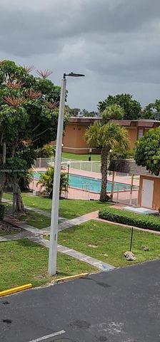 9405 SW 76th St Y32, Miami, FL 33173