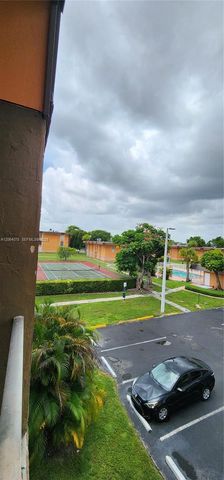 9405 SW 76th St Y32, Miami, FL 33173