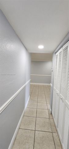 9405 SW 76th St Y32, Miami, FL 33173