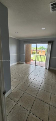 9405 SW 76th St Y32, Miami, FL 33173