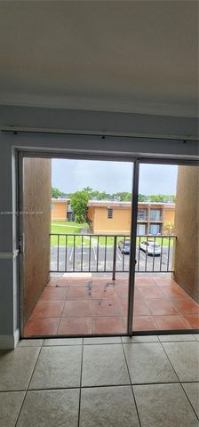 9405 SW 76th St Y32, Miami, FL 33173