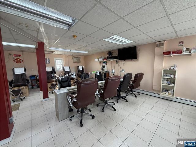 2-27 Saddle River Road, Fair Lawn, NJ 07410