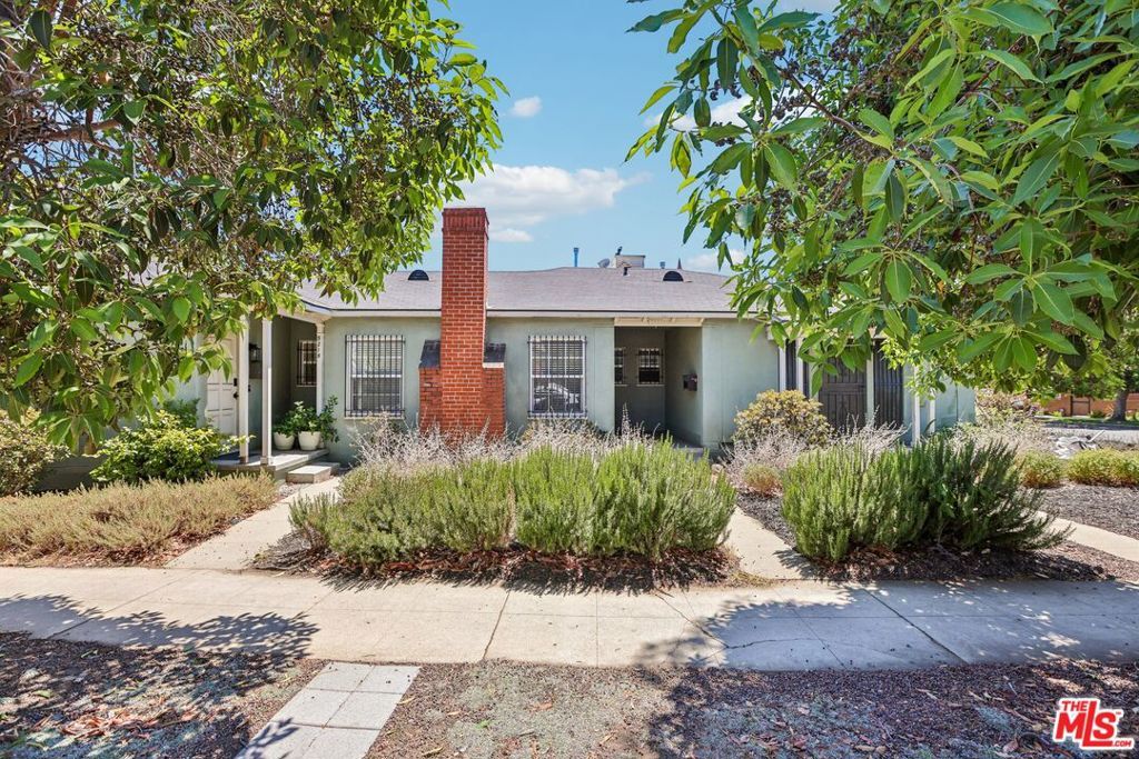 Image 9 of property listing at 5218 San Vicente Boulevard, Los Angeles, CA 90019