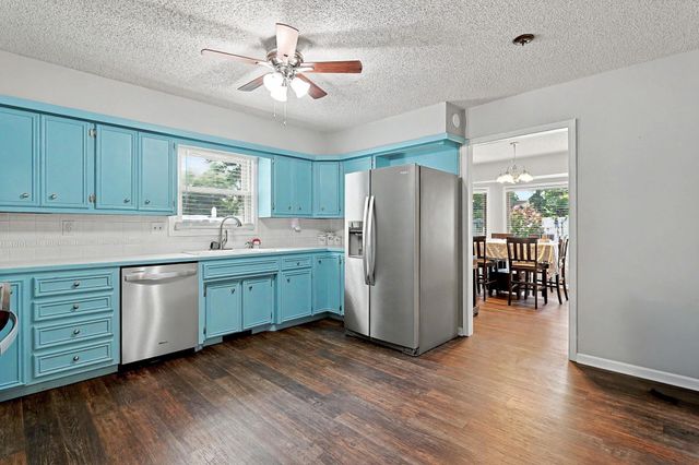 1224 N Armstrong Ct., Derby, KS 67037