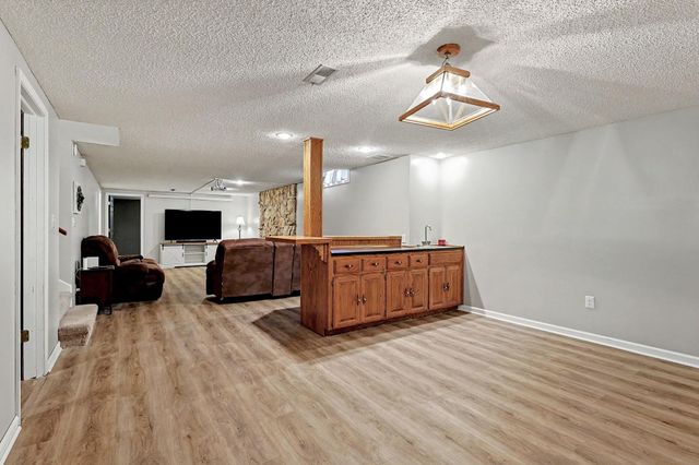 1224 N Armstrong Ct., Derby, KS 67037
