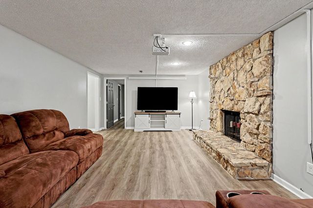 1224 N Armstrong Ct., Derby, KS 67037