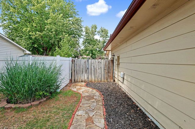 1224 N Armstrong Ct., Derby, KS 67037