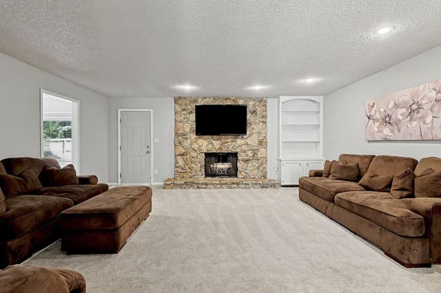 1224 N Armstrong Ct., Derby, KS 67037