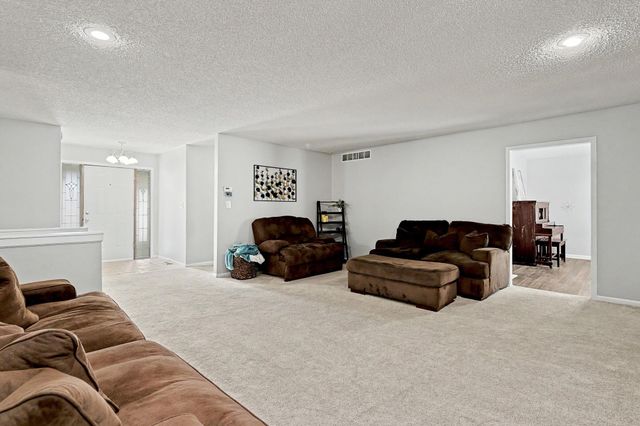 1224 N Armstrong Ct., Derby, KS 67037