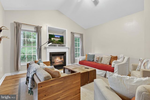 6005 PAGE VALLEY RD, Luray, VA 22835