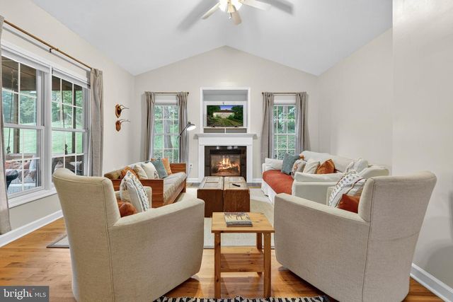 6005 PAGE VALLEY RD, Luray, VA 22835