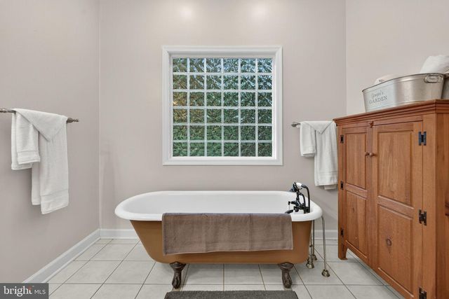 6005 PAGE VALLEY RD, Luray, VA 22835