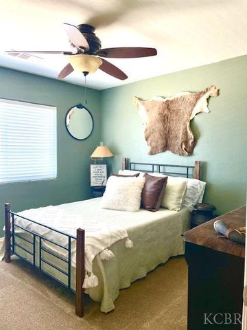 1450 W Ambassador Way, Hanford, CA 93230