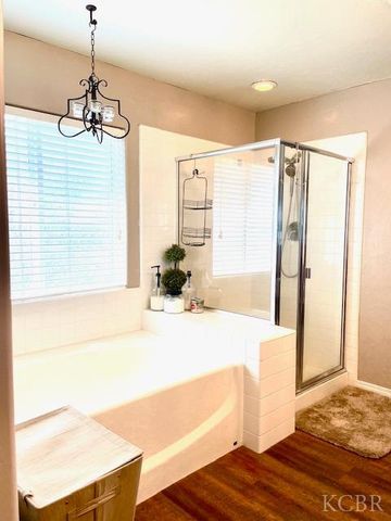 1450 W Ambassador Way, Hanford, CA 93230