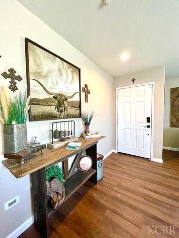 1450 W Ambassador Way, Hanford, CA 93230