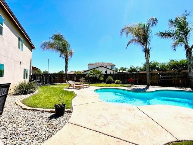 1450 W Ambassador Way, Hanford, CA 93230