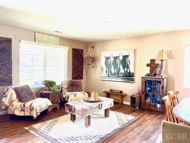 1450 W Ambassador Way, Hanford, CA 93230