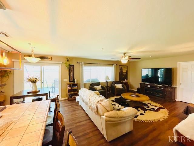 1450 W Ambassador Way, Hanford, CA 93230