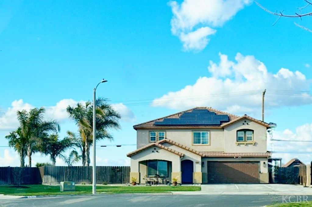 1450 W Ambassador Way, Hanford, CA 93230