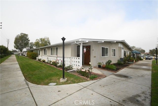 1842 Thunderbird Dr. 1A, Seal Beach, CA 90740