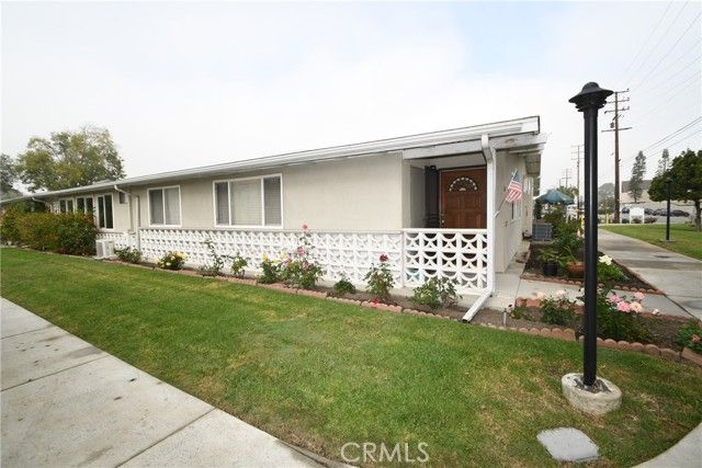 1842 Thunderbird Dr. 1A, Seal Beach, CA 90740