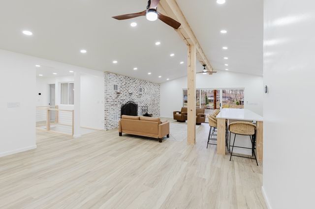 2930 Egyptian Hills Drive, Creal Springs, IL 62922