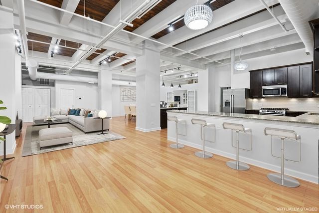312 N May Street 2IJ, Chicago, IL 60607
