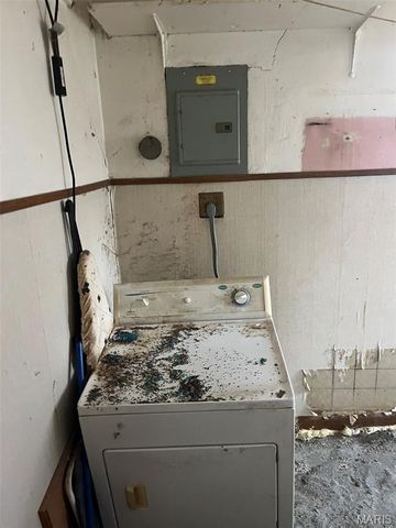 102 E 4th Street, Hartford, IL 62048