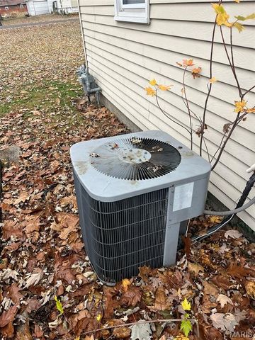 102 E 4th Street, Hartford, IL 62048