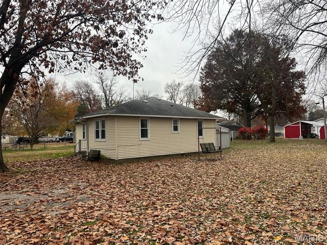 102 E 4th Street, Hartford, IL 62048