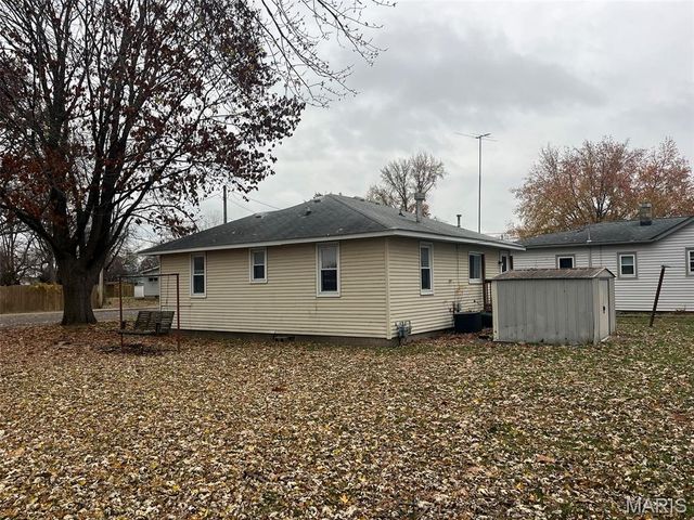 102 E 4th Street, Hartford, IL 62048