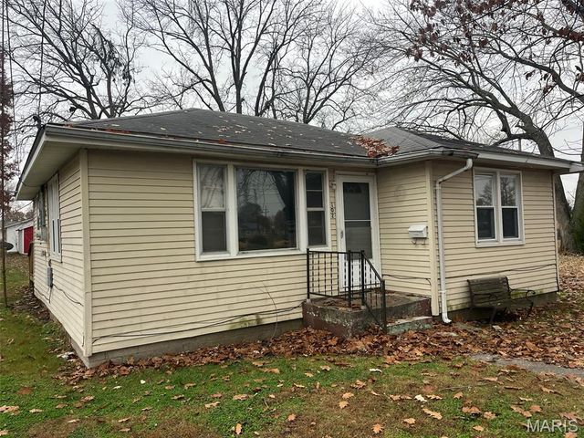 102 E 4th Street, Hartford, IL 62048