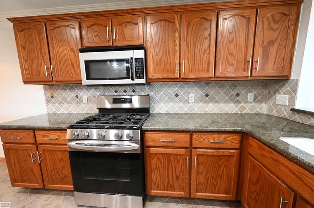 28777 Berwick Court, Chesterfield Twp, MI 48047
