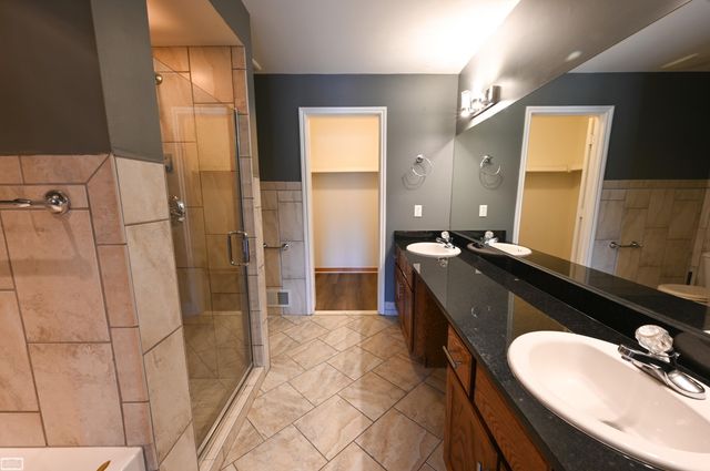 28777 Berwick Court, Chesterfield Twp, MI 48047