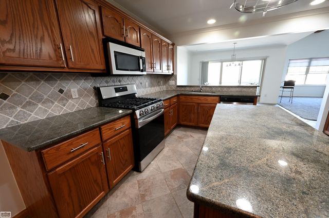 28777 Berwick Court, Chesterfield Twp, MI 48047